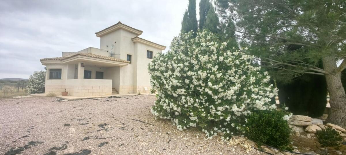 Villa with 3 bedrooms, 179m² in Pinoso, Spain [ID: 0152-527578]
