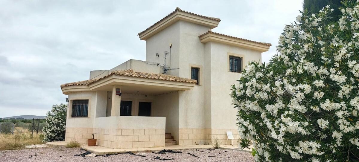 Villa with 3 bedrooms, 179m² in Pinoso, Spain [ID: 0152-527578]
