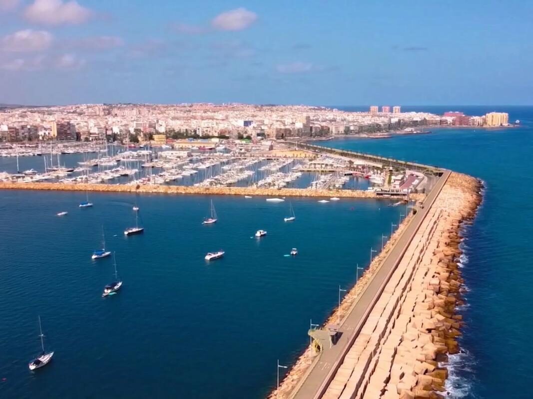 Apartamenty z 2 sypialniami, 55m² w Torrevieja, Hiszpania [ID: 0152-526333]