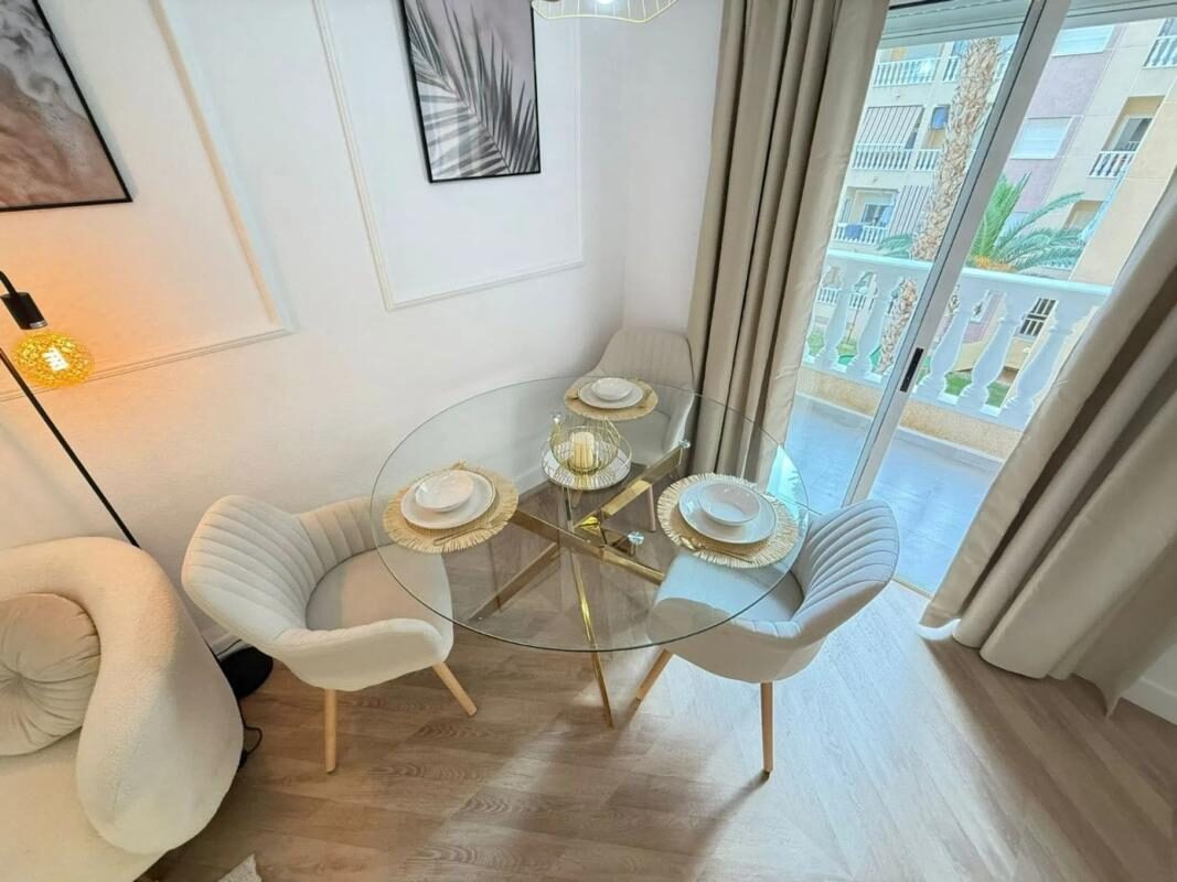 Apartamenty z 2 sypialniami, 55m² w Torrevieja, Hiszpania [ID: 0152-526314]