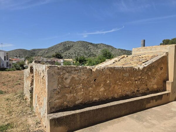 Land in Hondon de las Nieves, Spain - image 3