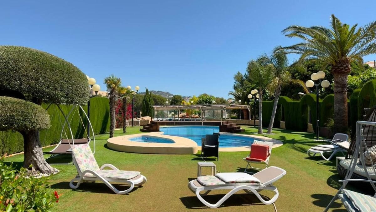 Houses with 8 bedrooms, 1000m² in Calpe, Spain [ID: 0152-522841]