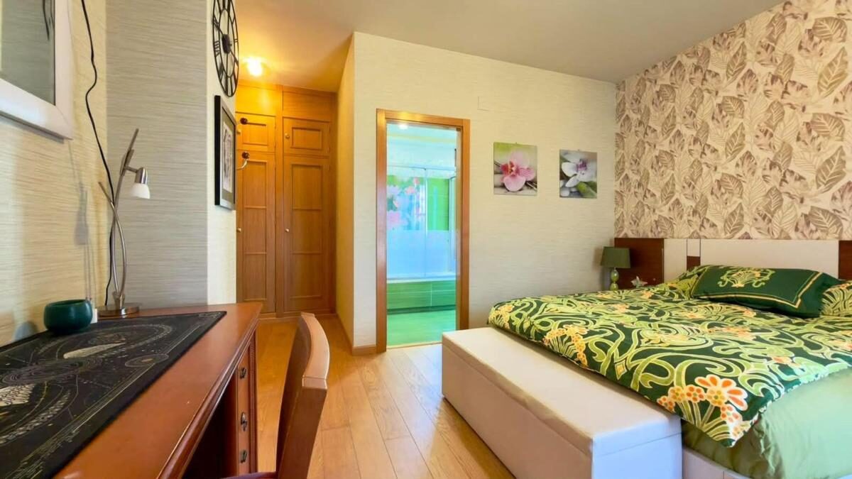 Houses with 8 bedrooms, 1000m² in Calpe, Spain [ID: 0152-522841]