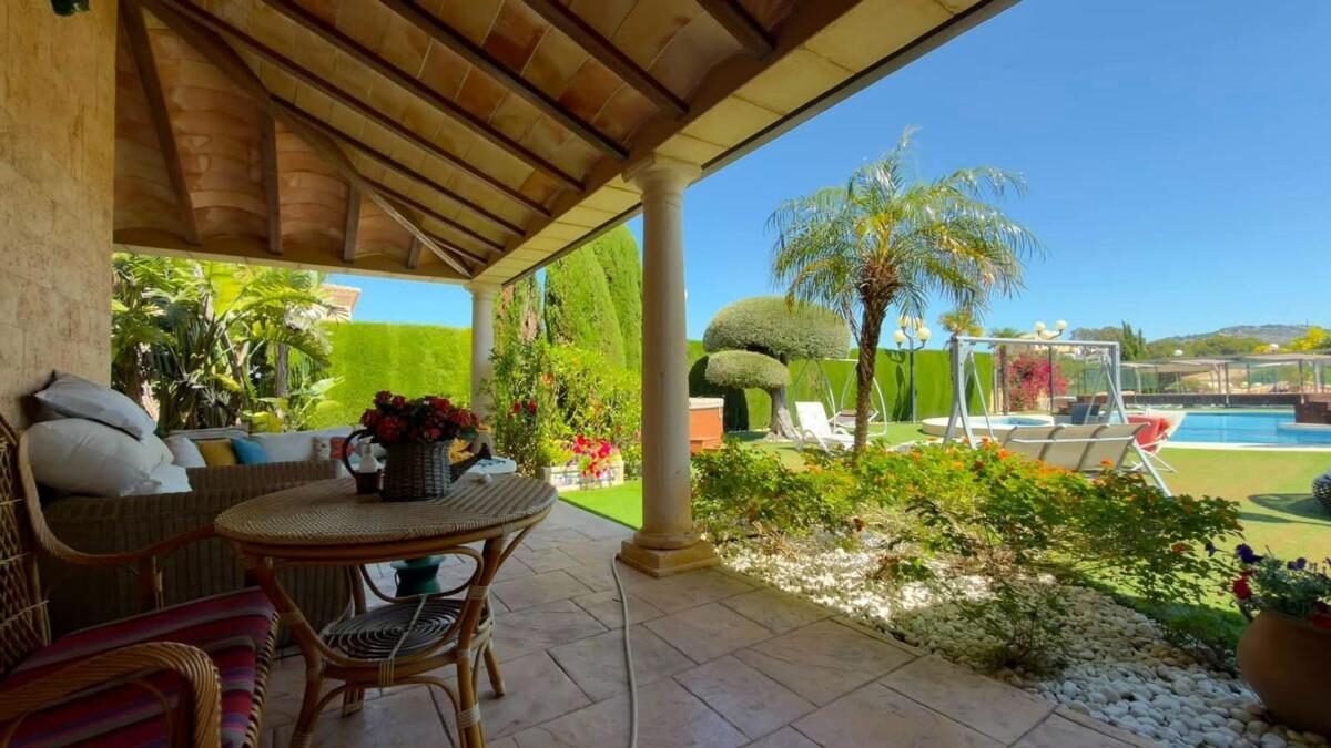Houses with 8 bedrooms, 1000m² in Calpe, Spain [ID: 0152-522841]