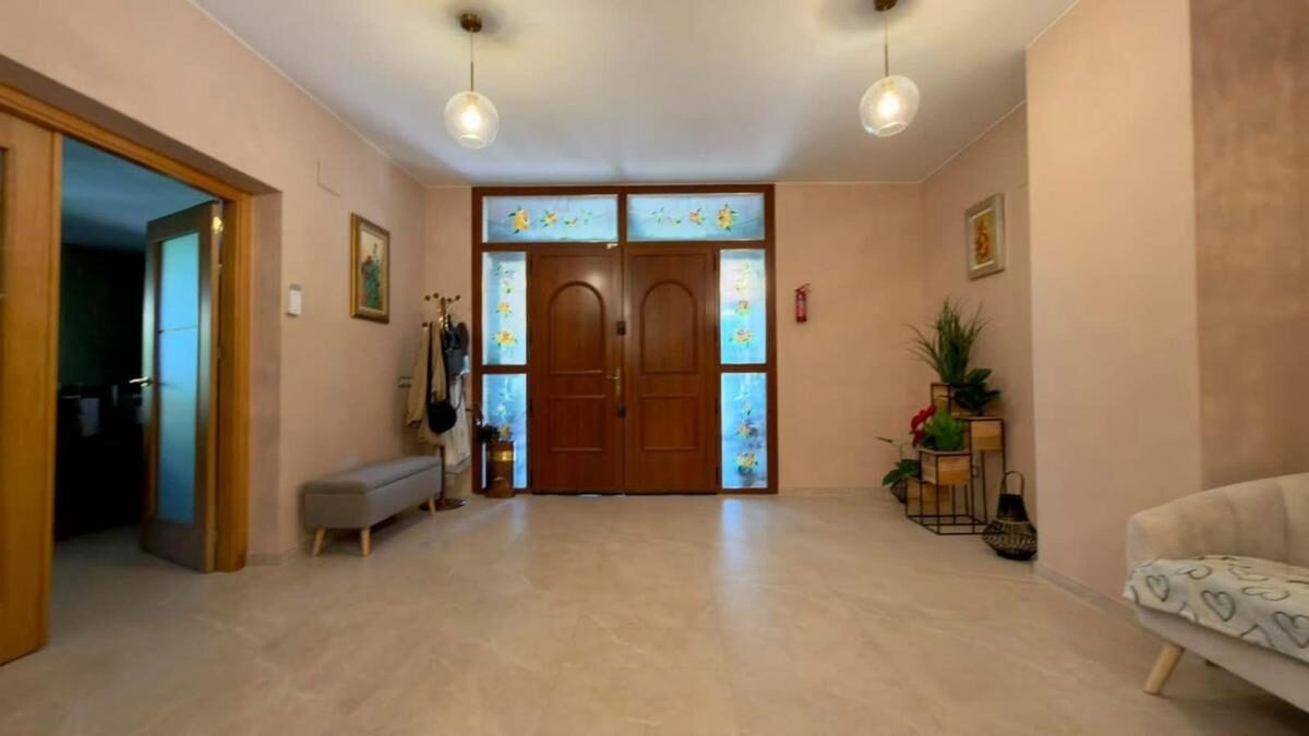 Houses with 8 bedrooms, 1000m² in Calpe, Spain [ID: 0152-522841]