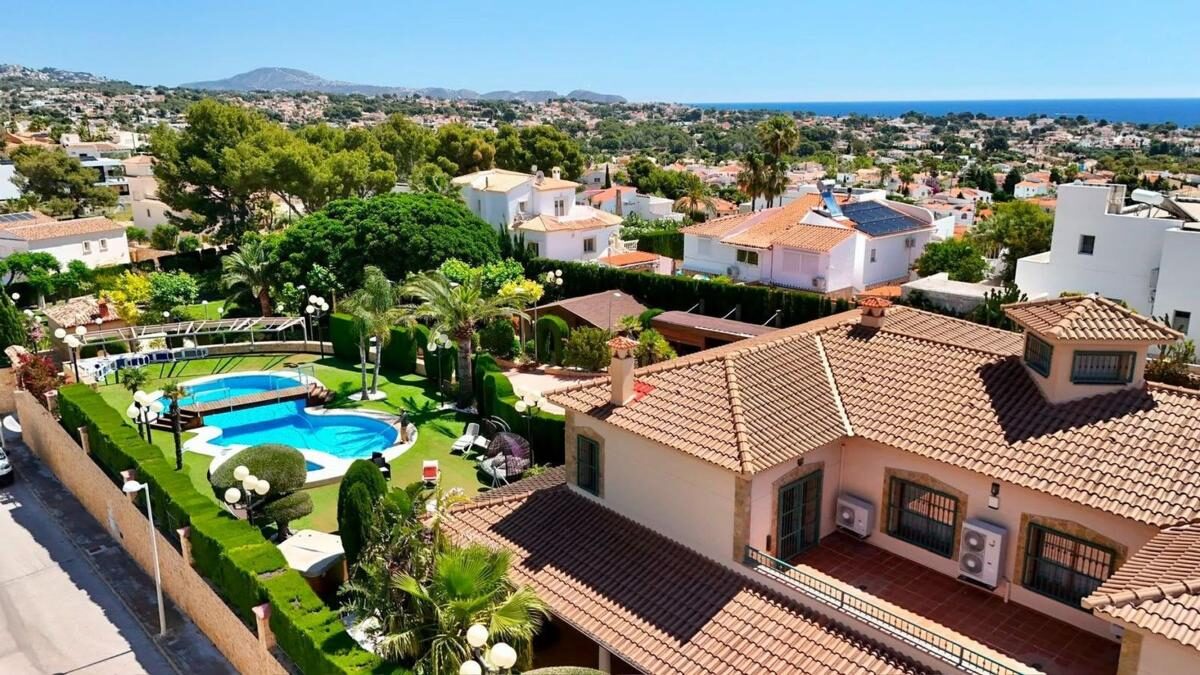 Houses with 8 bedrooms, 1000m² in Calpe, Spain [ID: 0152-522841]