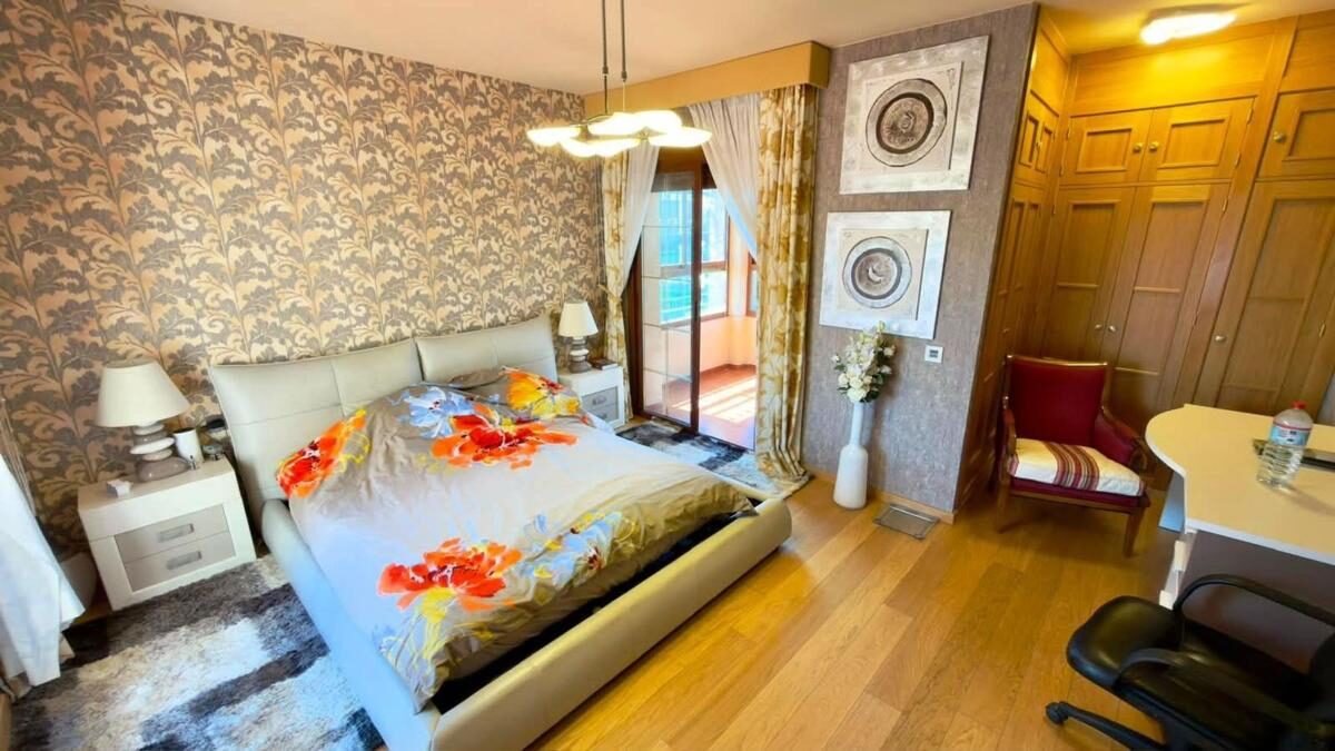 Houses with 8 bedrooms, 1000m² in Calpe, Spain [ID: 0152-522841]
