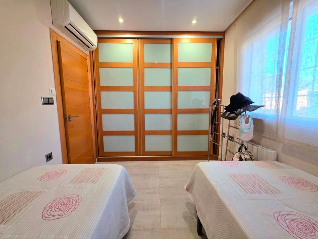 Вилла с 5 спальнями, 265м² в Ориуэла, Испания [ID: 0152-514633]