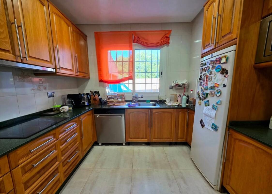 Вилла с 5 спальнями, 265м² в Ориуэла, Испания [ID: 0152-514633]