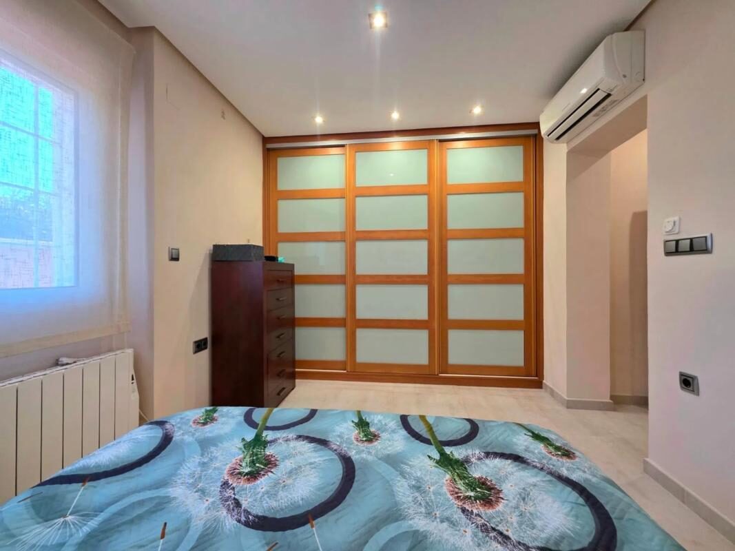 Вилла с 5 спальнями, 265м² в Ориуэла, Испания [ID: 0152-514633]