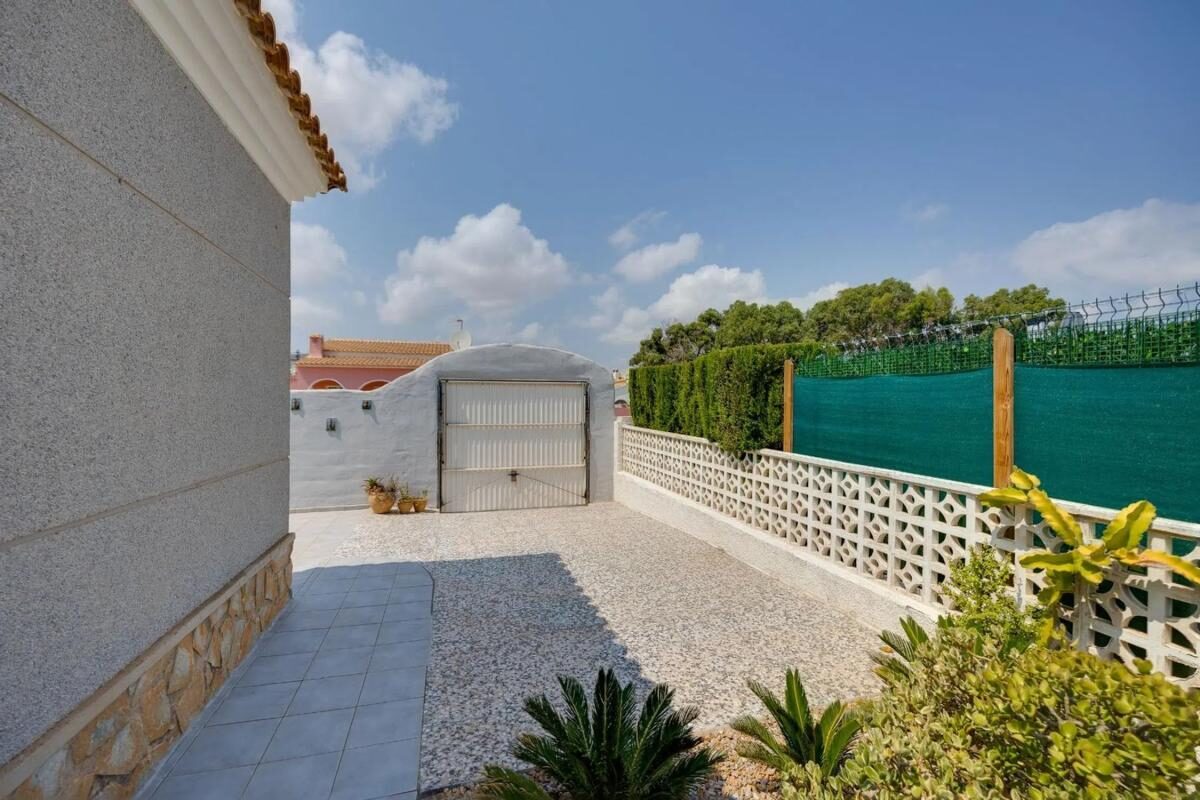 Вилла с 4 спальнями, 250м² в Ориуэла, Испания [ID: 0152-510508]