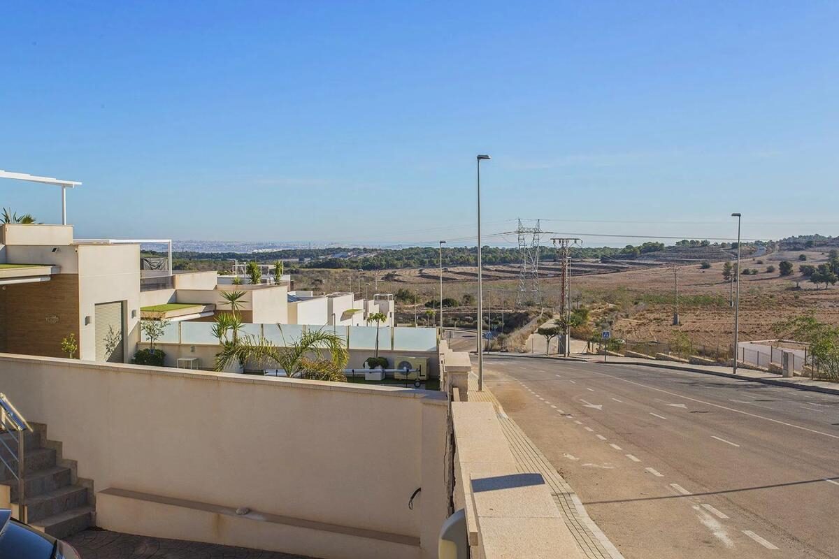 Вилла с 3 спальнями, 250м² в Сан-Мигель-де-Салинас, Испания [ID: 0152-509377]