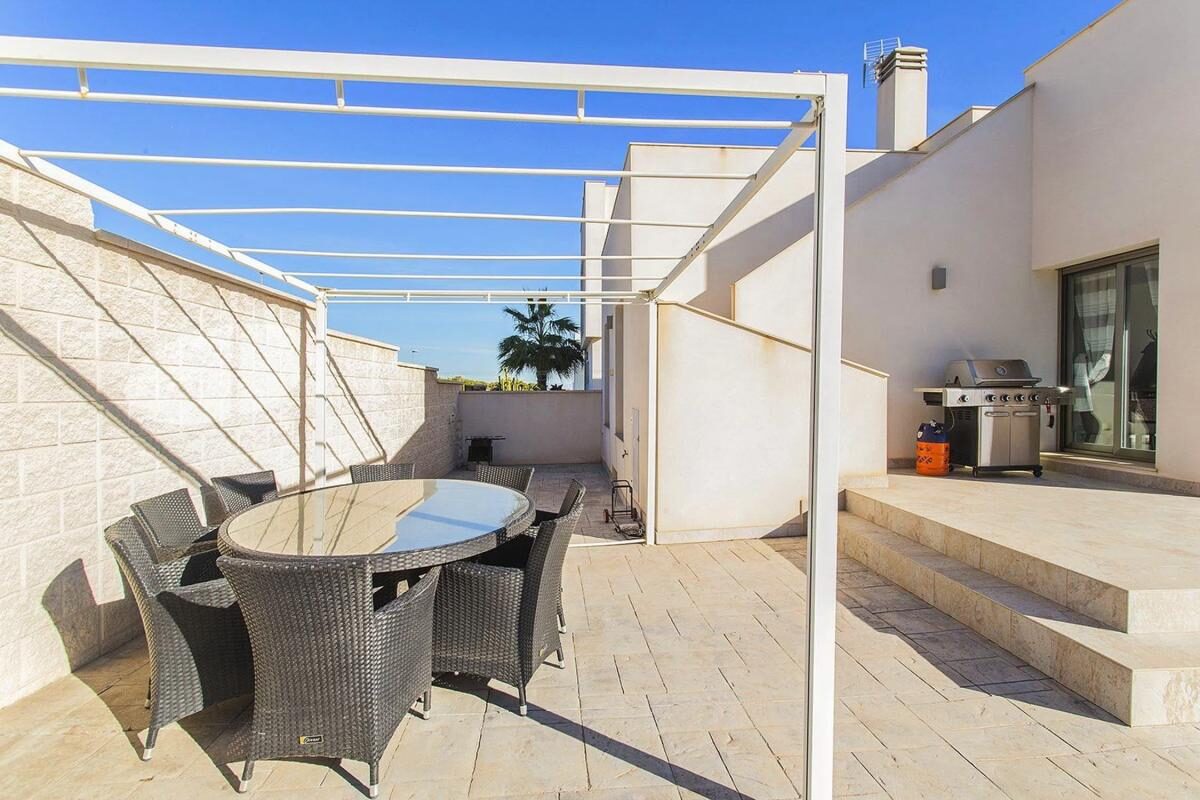 Вилла с 3 спальнями, 250м² в Сан-Мигель-де-Салинас, Испания [ID: 0152-509377]