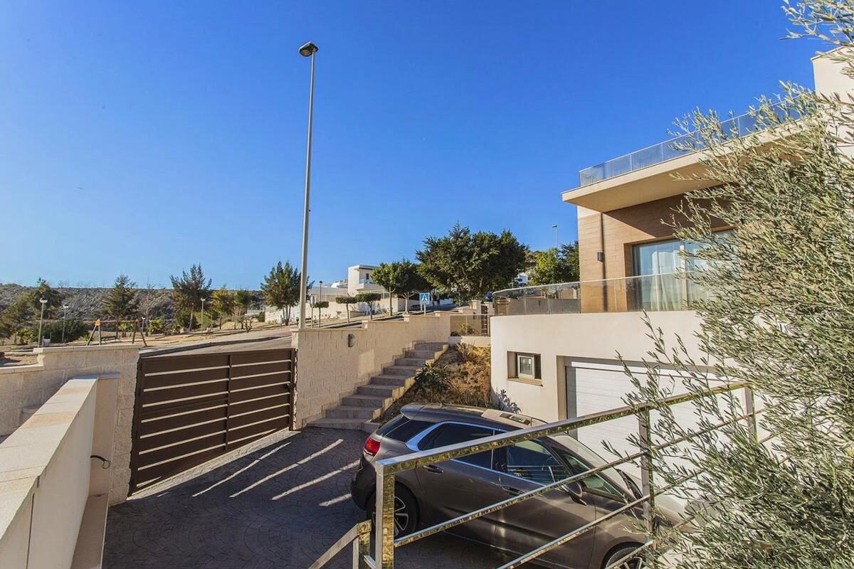 Вилла с 3 спальнями, 250м² в Сан-Мигель-де-Салинас, Испания [ID: 0152-509377]