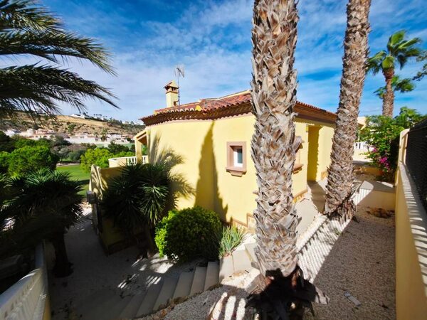 Вилла в Рохалес, Испания, 140м² - изображение 2