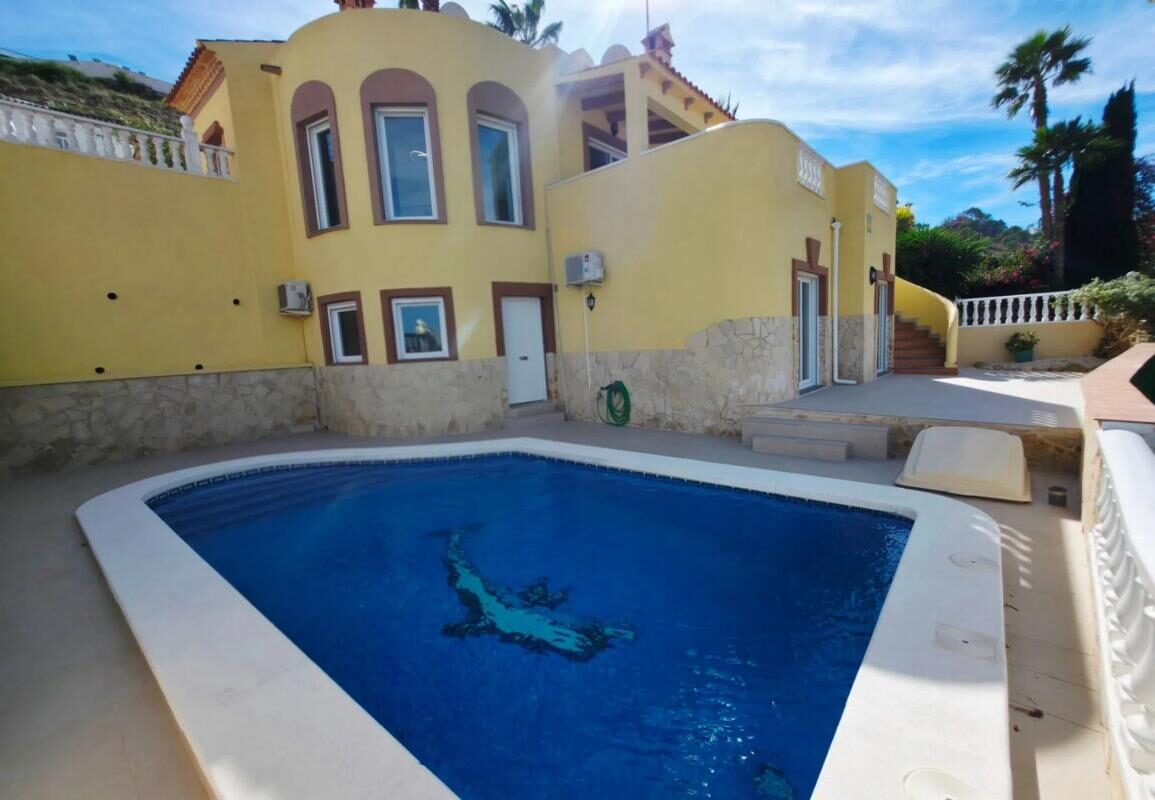 Вилла с 3 спальнями, 140м² в Рохалес, Испания [ID: 0152-509129]