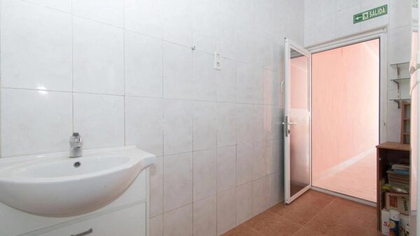 Комерційна нерухомість в Торрев'єха, Іспанія, 40м² - зображення 2