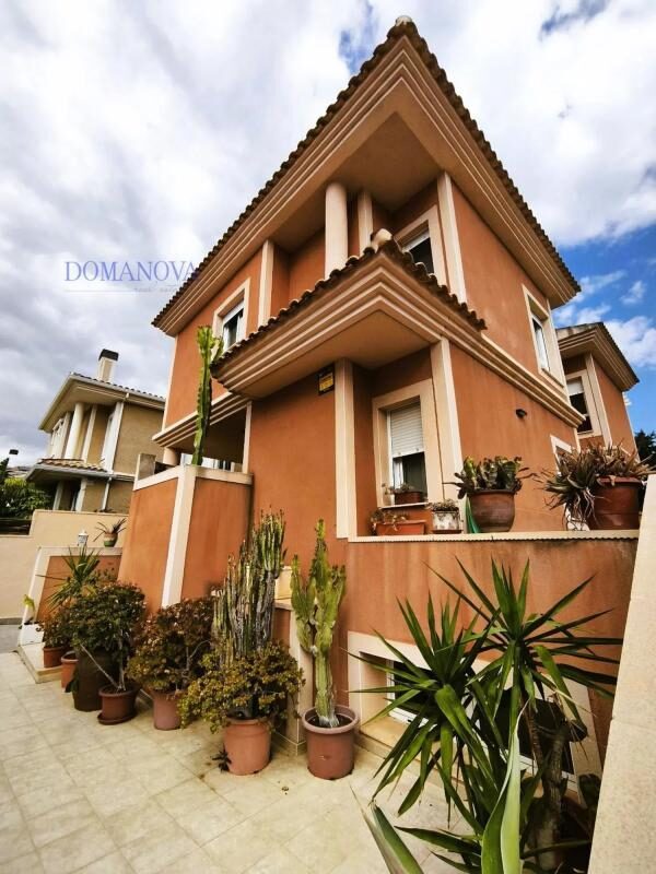 Вилла с 4 спальнями, 405м² в Аликанте, Испания [ID: 0152-500610]