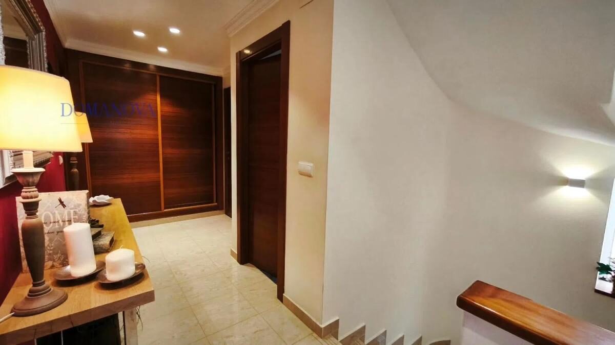Вилла с 4 спальнями, 405м² в Аликанте, Испания [ID: 0152-500610]