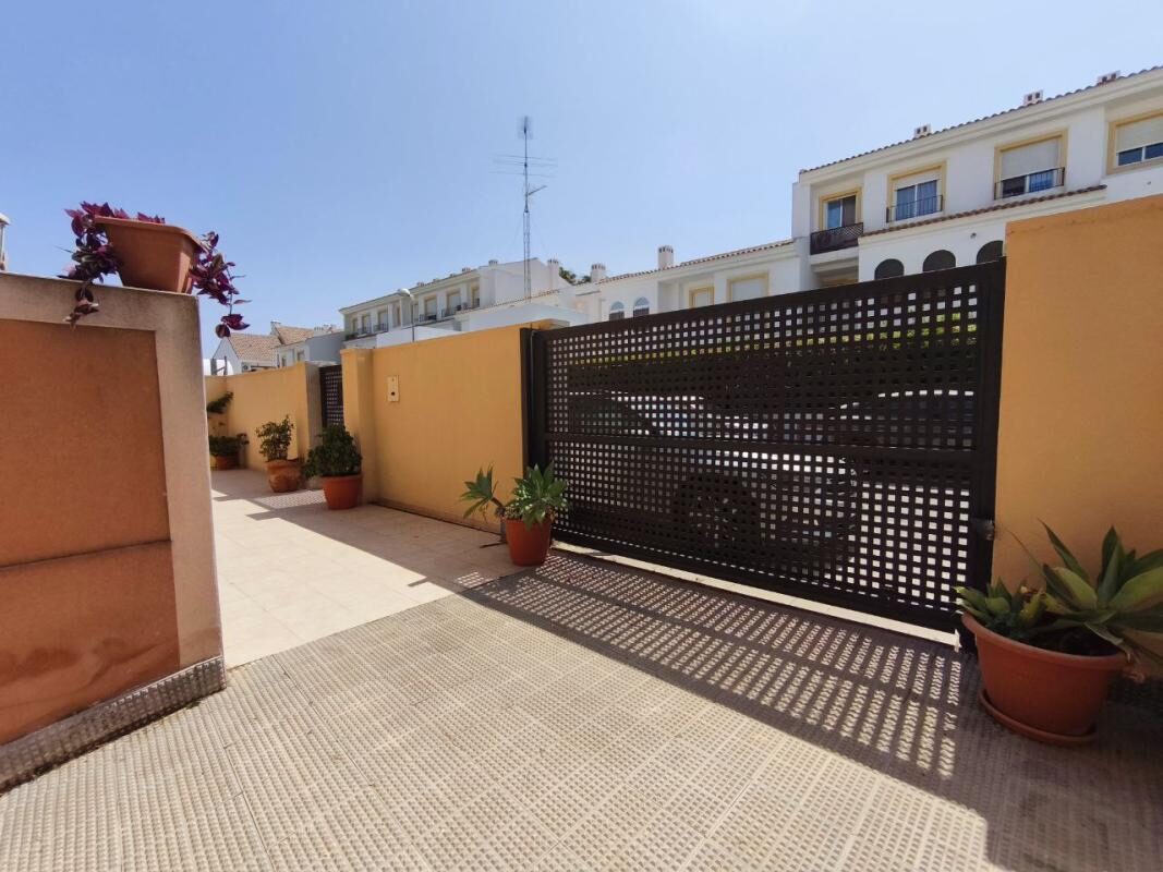 Вилла с 4 спальнями, 405м² в Аликанте, Испания [ID: 0152-500610]