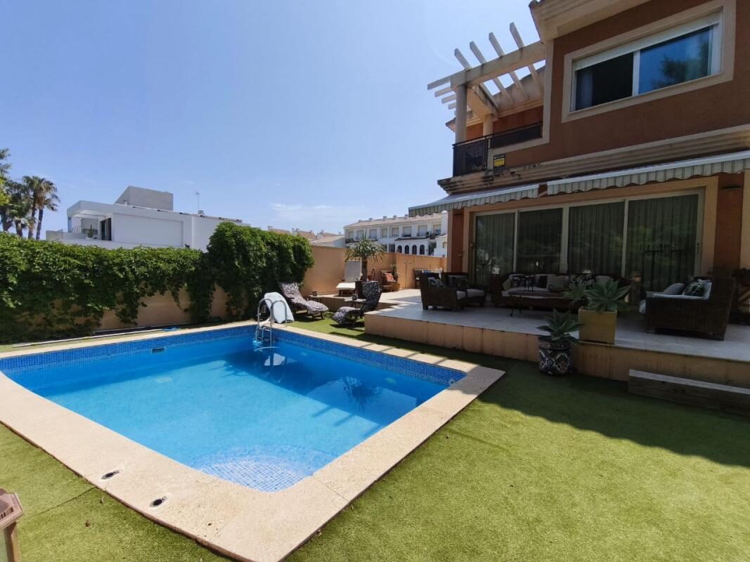 Вилла с 4 спальнями, 405м² в Аликанте, Испания [ID: 0152-500610]