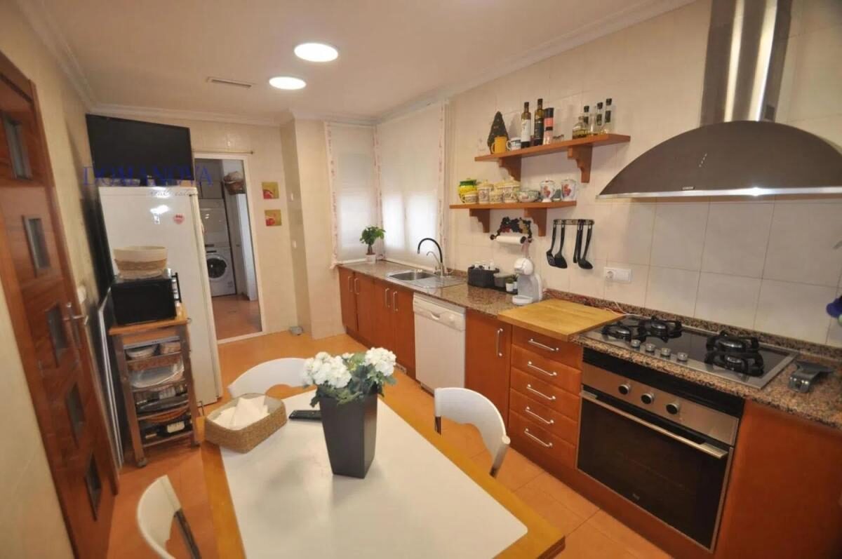 Вилла с 4 спальнями, 405м² в Аликанте, Испания [ID: 0152-500610]