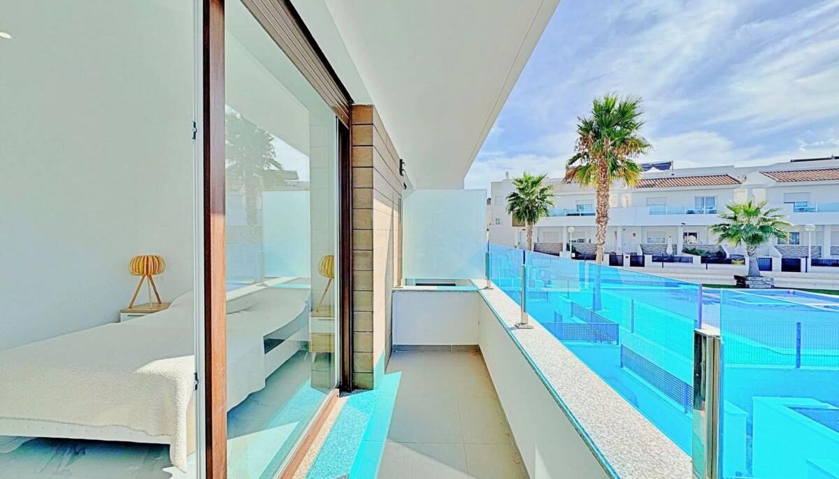 Dom szeregowy z 3 sypialniami, 113m² w Torrevieja, Hiszpania [ID: 0152-482370]