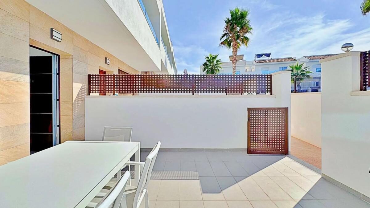 Dom szeregowy z 3 sypialniami, 113m² w Torrevieja, Hiszpania [ID: 0152-482370]