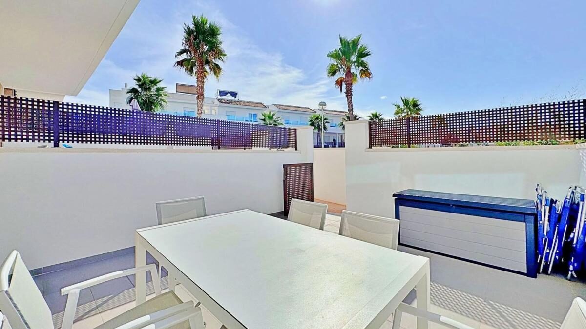 Dom szeregowy z 3 sypialniami, 113m² w Torrevieja, Hiszpania [ID: 0152-482370]