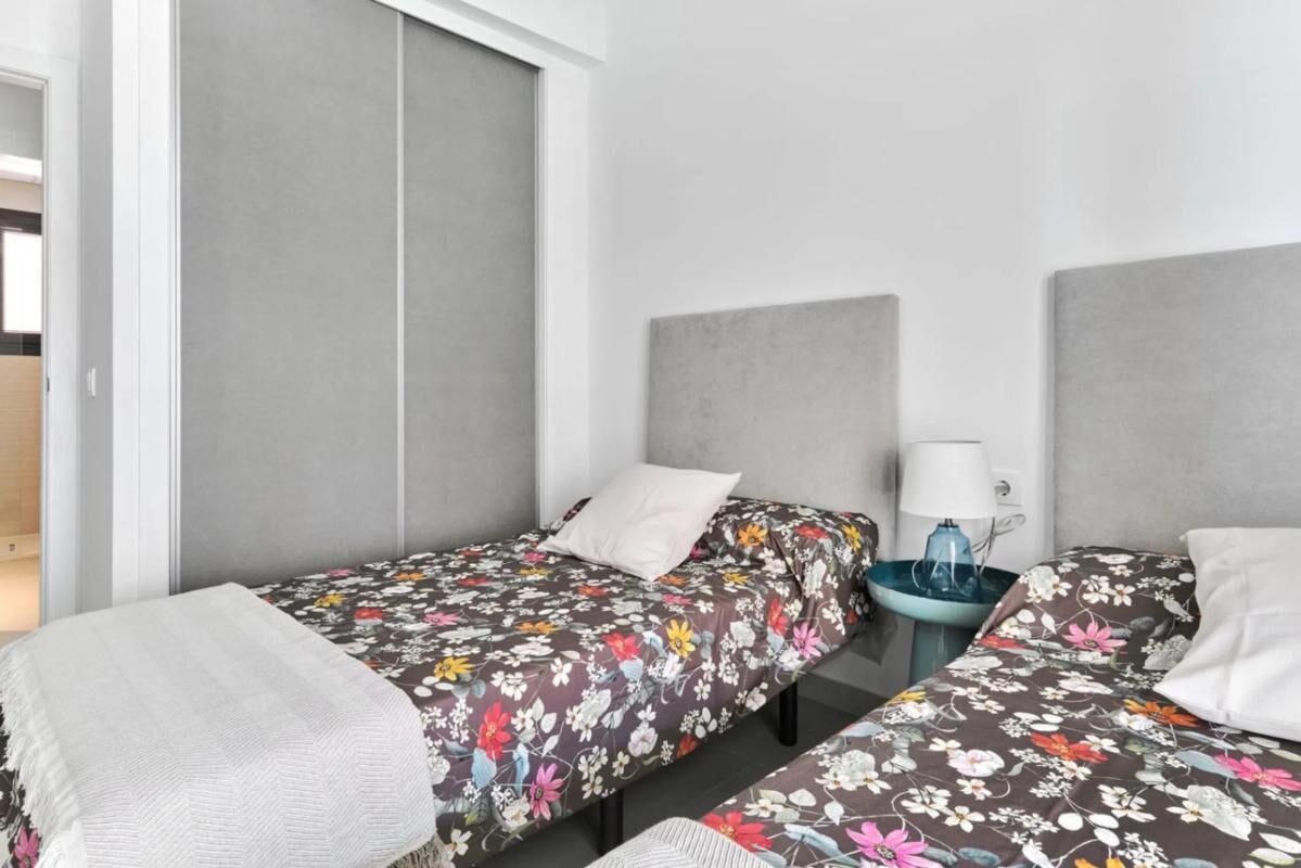 Dom szeregowy z 2 sypialniami, 98m² w Torrevieja, Hiszpania [ID: 0152-482151]