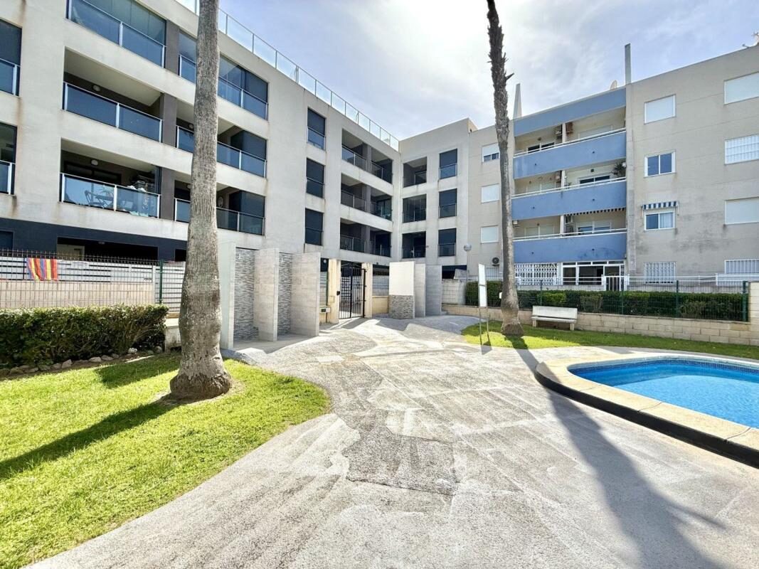 Apartamenty z 2 sypialniami, 53m² w Torrevieja, Hiszpania [ID: 0152-479835]