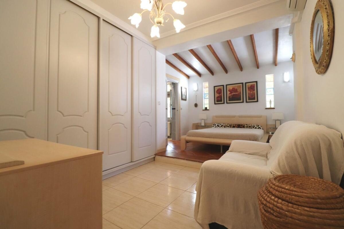 Вилла с 3 спальнями, 264м² в Альгорфа, Испания [ID: 0152-478590]