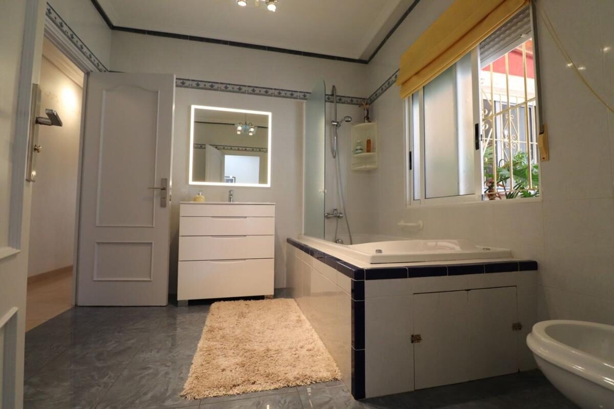 Вилла с 3 спальнями, 264м² в Альгорфа, Испания [ID: 0152-478590]