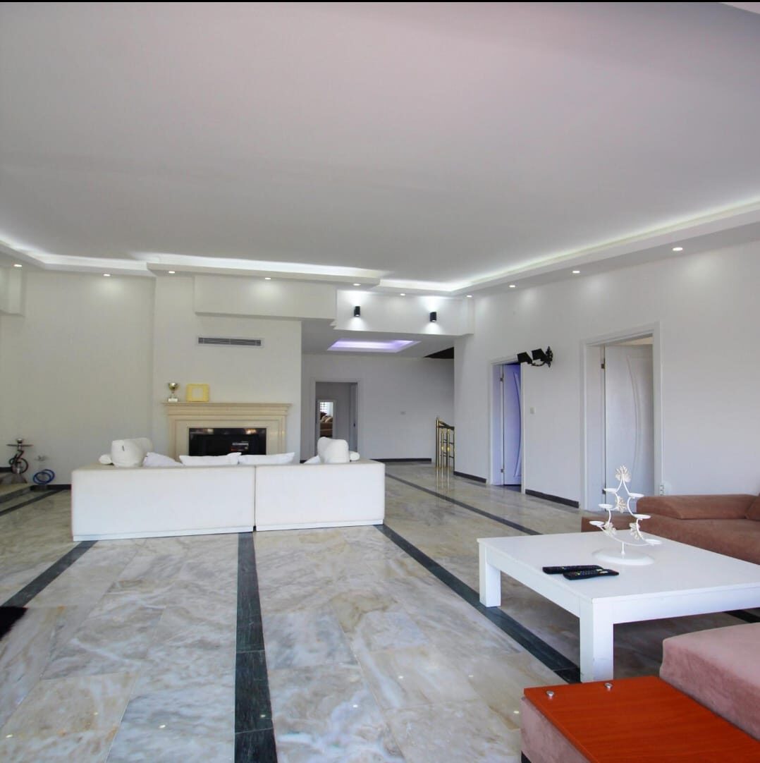 Villa with 6 bedrooms, 450m² in Istanbul, Turkey [ID: 0301-104641]