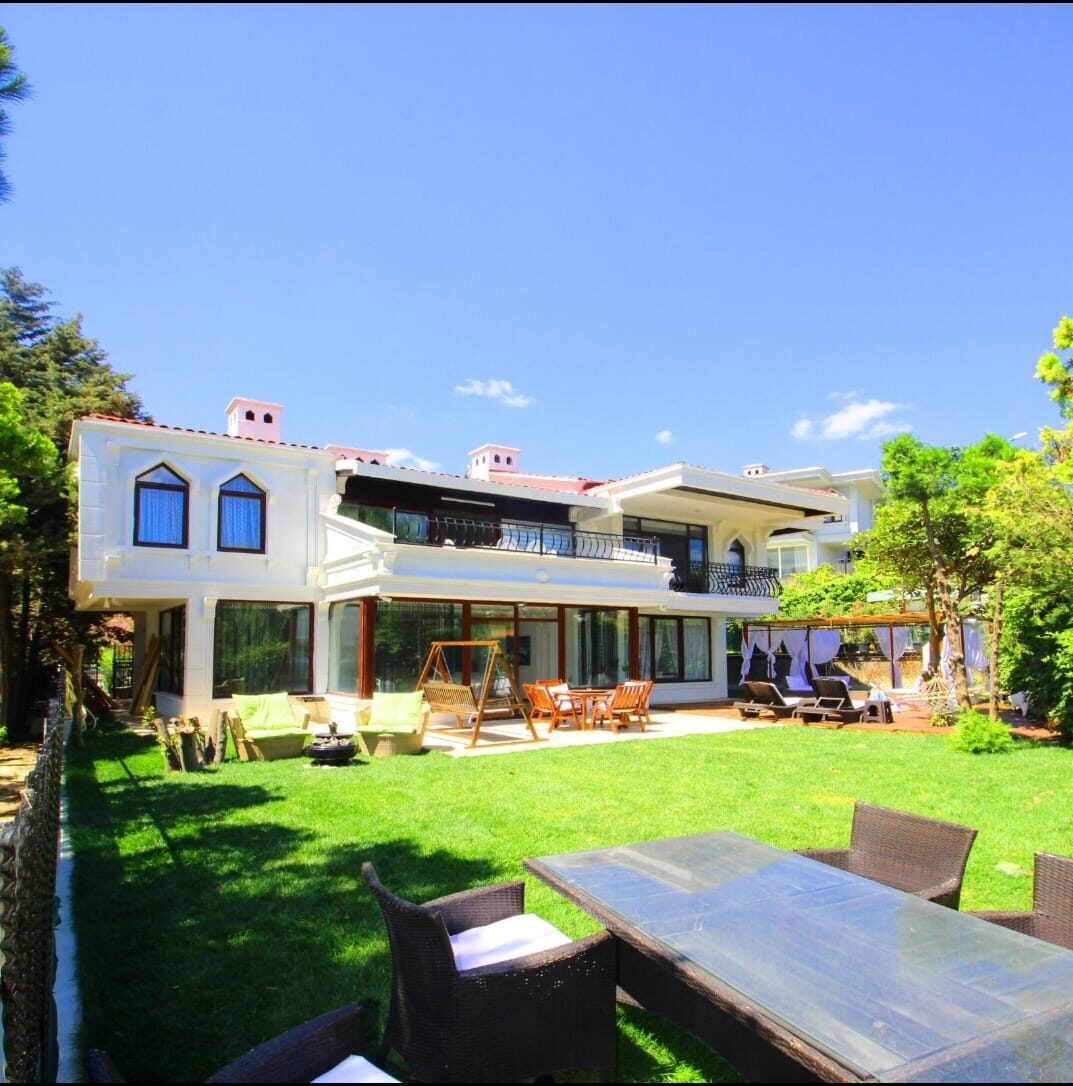 Villa with 6 bedrooms, 450m² in Istanbul, Turkey [ID: 0301-104641]