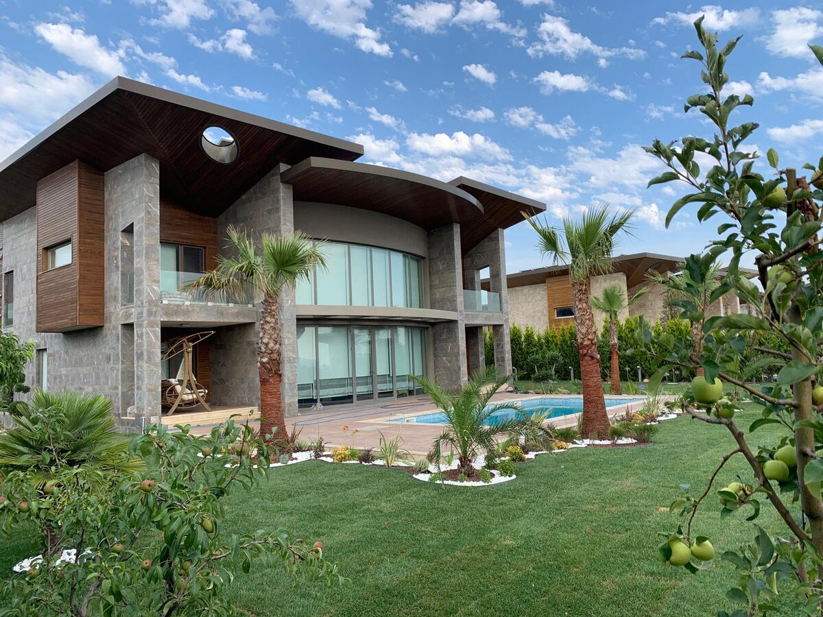 Villa with 6 bedrooms, 550m² in Istanbul, Turkey [ID: 0301-104646]