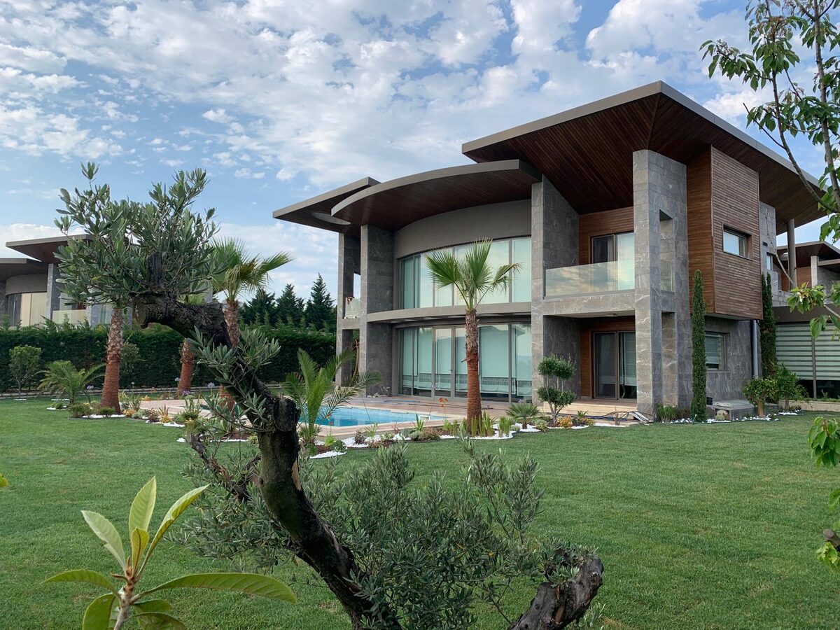 Villa with 6 bedrooms, 550m² in Istanbul, Turkey [ID: 0301-104646]