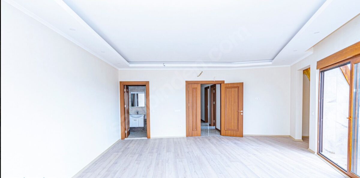 Commercial property with 3 bedrooms, 150m² in Alanya, Turkey [ID: 0301-105280]