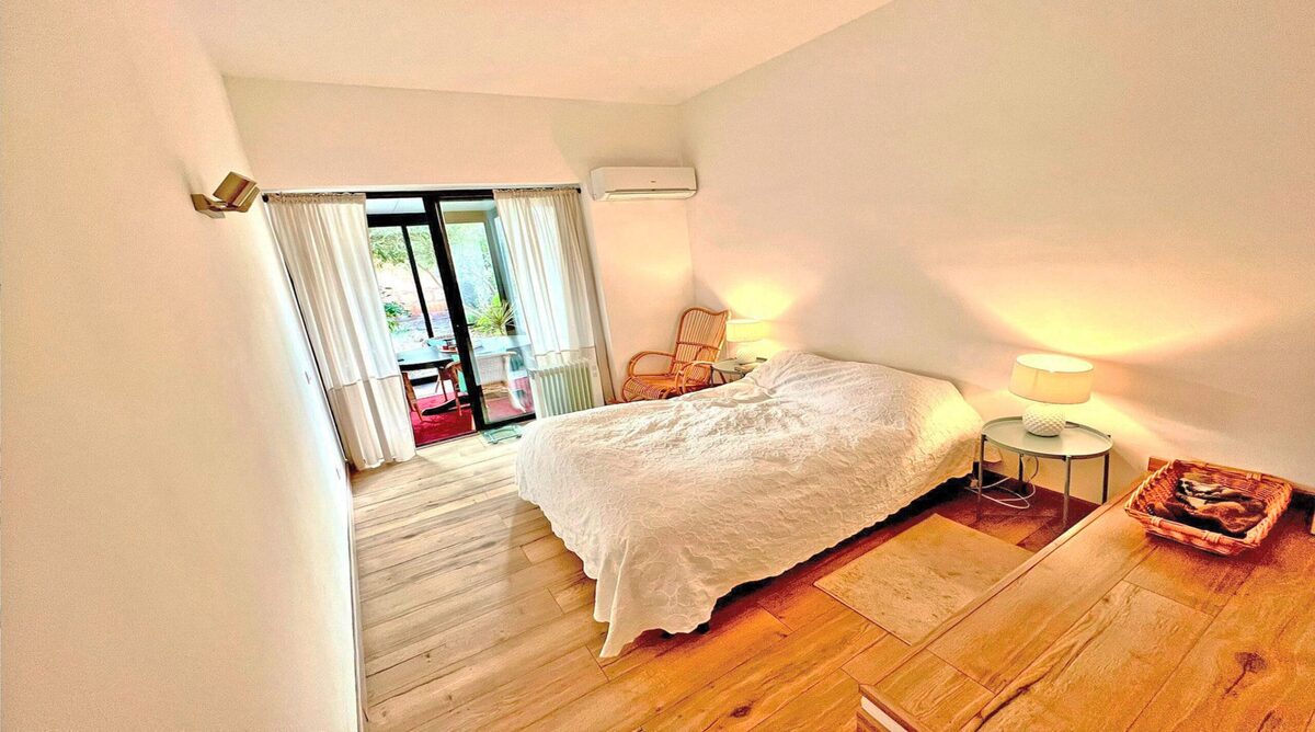 Квартира з 1 спальнею, 52м² в Пальма, Іспанія [ID: 0105-008]