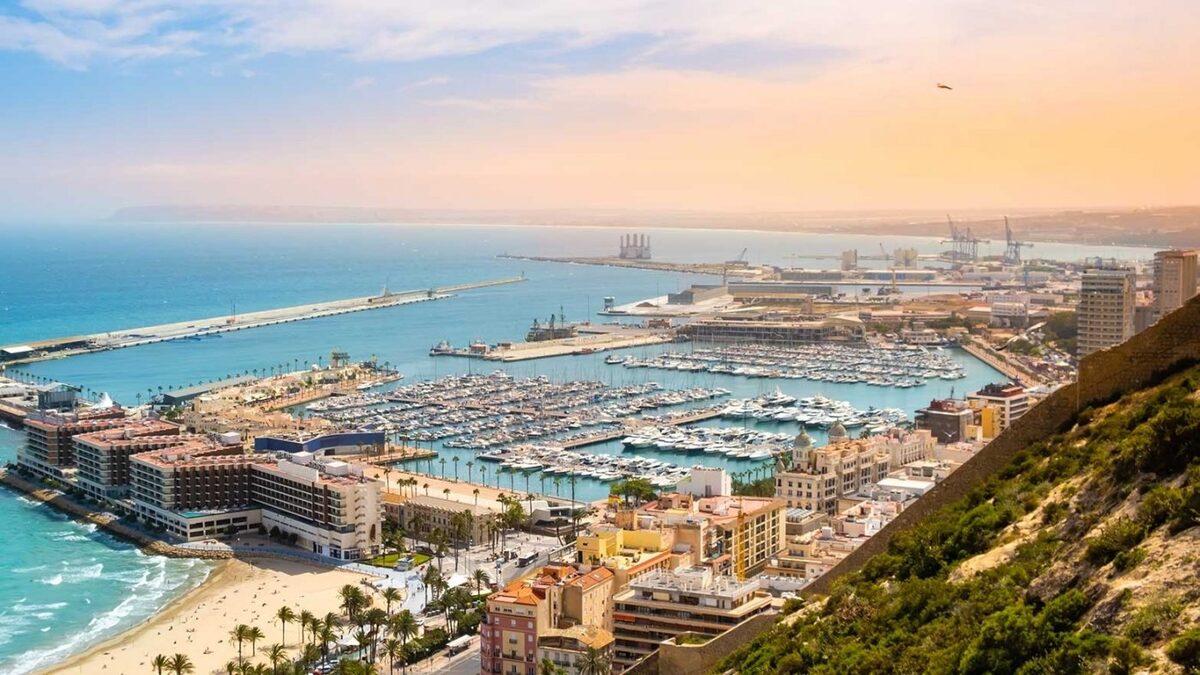 Apartament z 2 sypialniami, 71m² w Alicante, Hiszpania [ID: 0137s-SP0213]