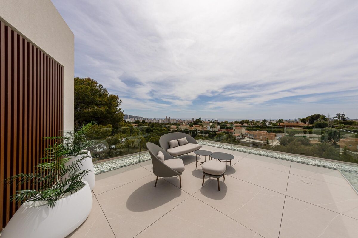 Villa with 5 bedrooms, 535m² in Benidorm, Spain [ID: 0137s-SP0654]