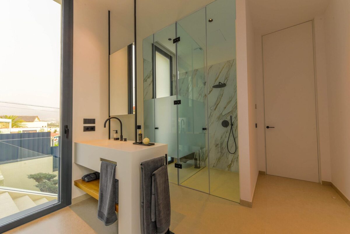 Вілла з 4 спальнями, 620м² в Альфаз-дель-Пі, Іспанія [ID: 0137s-SP0653]