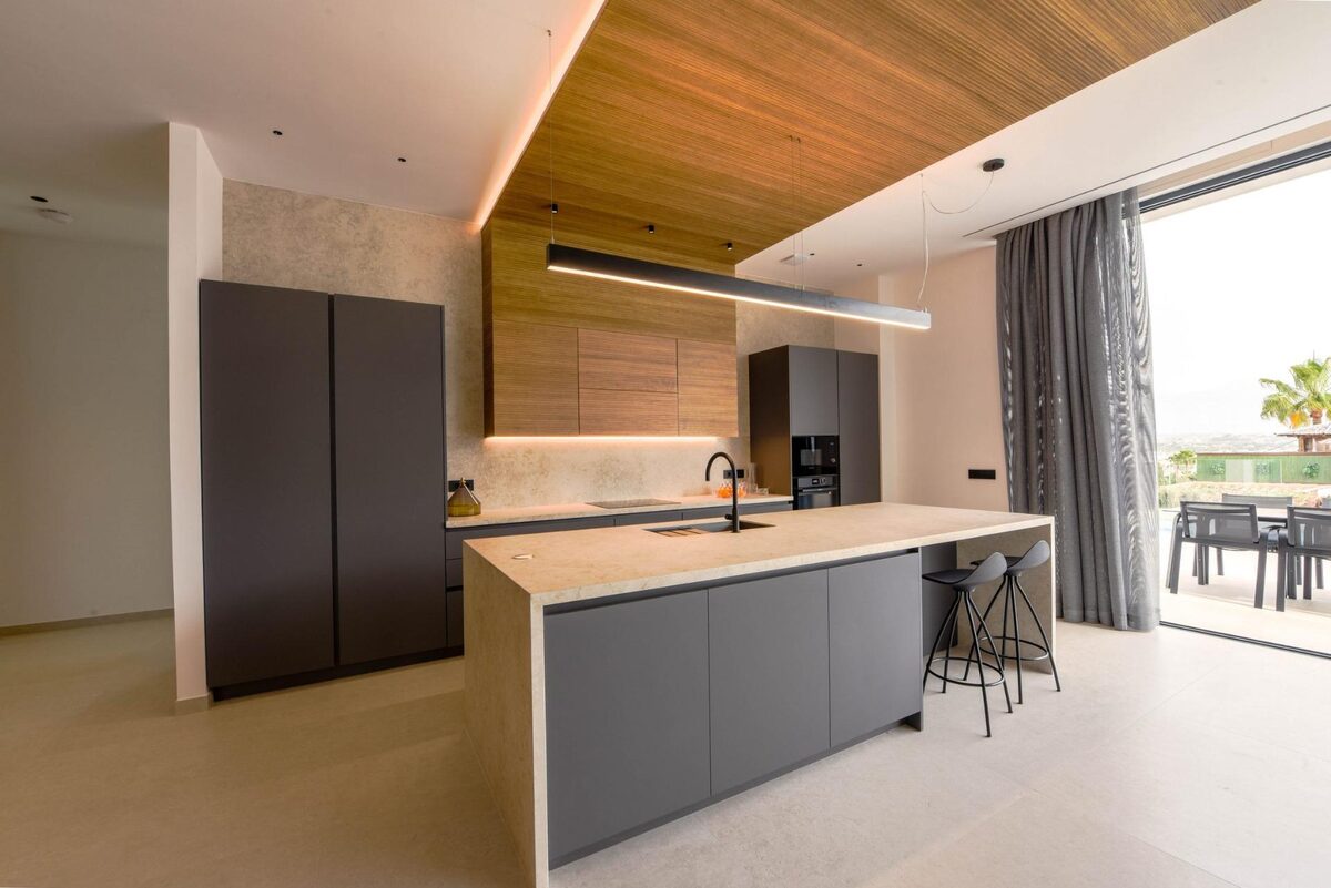 Вілла з 4 спальнями, 620м² в Альфаз-дель-Пі, Іспанія [ID: 0137s-SP0653]