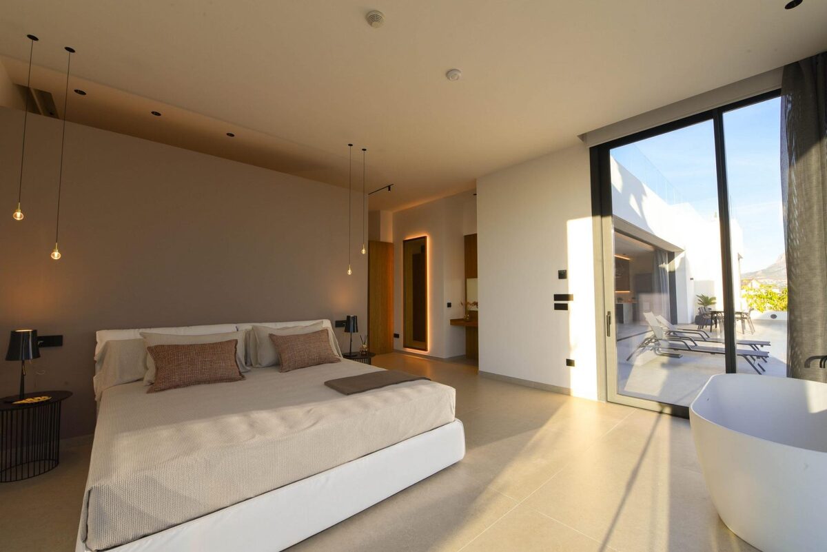 Вілла з 4 спальнями, 620м² в Альфаз-дель-Пі, Іспанія [ID: 0137s-SP0653]