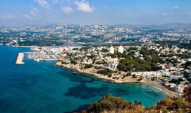 Villa with 4 bedrooms, 314m² in Moraira-Teulada, Spain [ID: 0137s-SP0345]