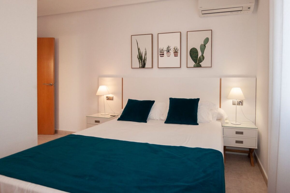 Вилла с 3 спальнями, 130м² в Рохалес, Испания [ID: 0137s-SP0145]