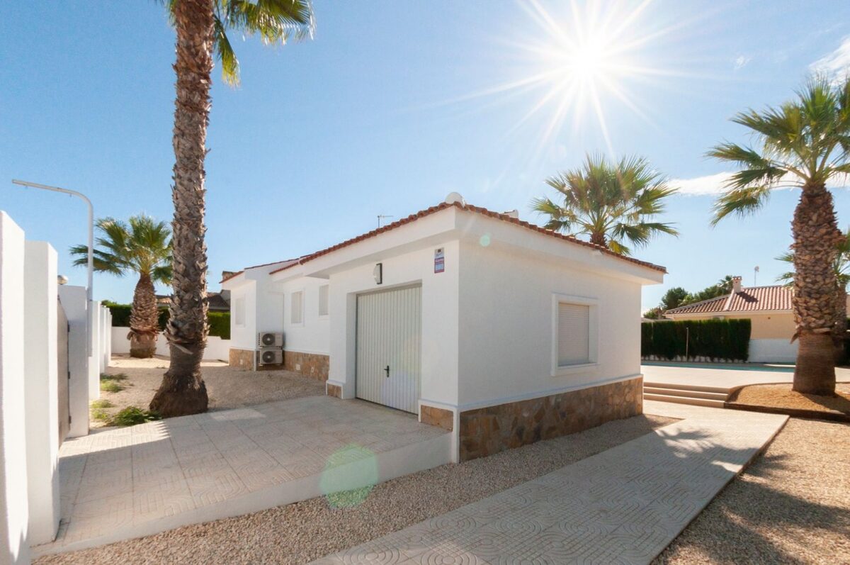 Вилла с 3 спальнями, 130м² в Рохалес, Испания [ID: 0137s-SP0145]