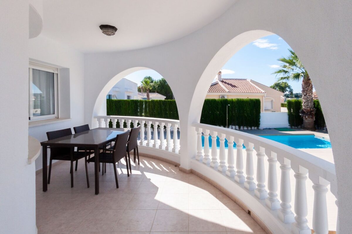Вилла с 3 спальнями, 130м² в Рохалес, Испания [ID: 0137s-SP0145]