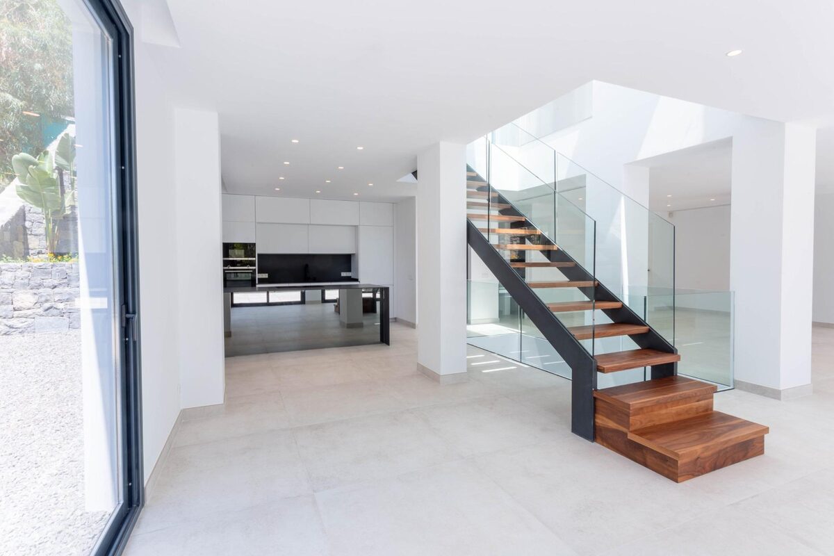 Villa with 3 bedrooms, 560m² in Altea, Spain [ID: 0137s-SP0532]
