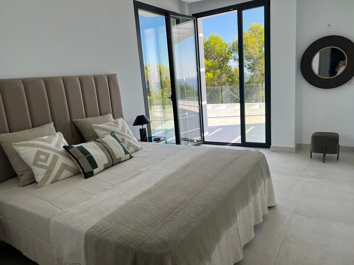 Villa with 3 bedrooms, 560m² in Altea, Spain [ID: 0137s-SP0532]